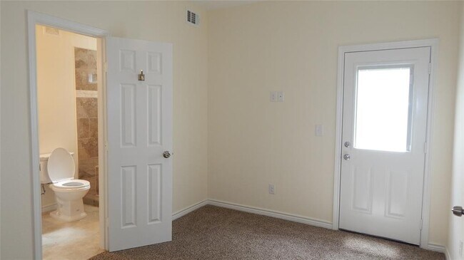 Building Photo - Great 3 Bedroom, 2 1/2 bath new constructi...