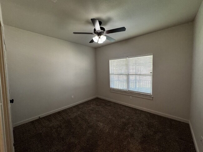 Building Photo - Beautiful Home Located Near Texas Tech Cam...