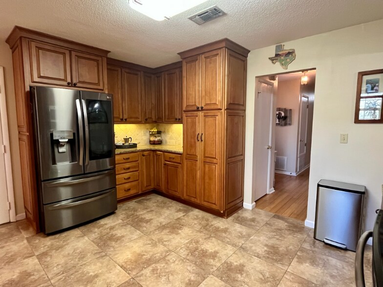 Building Photo - 413 Andros Way