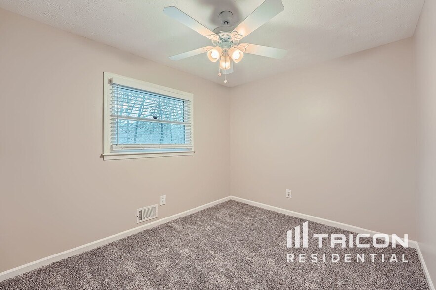 Building Photo - 185 Sequoyah Dr