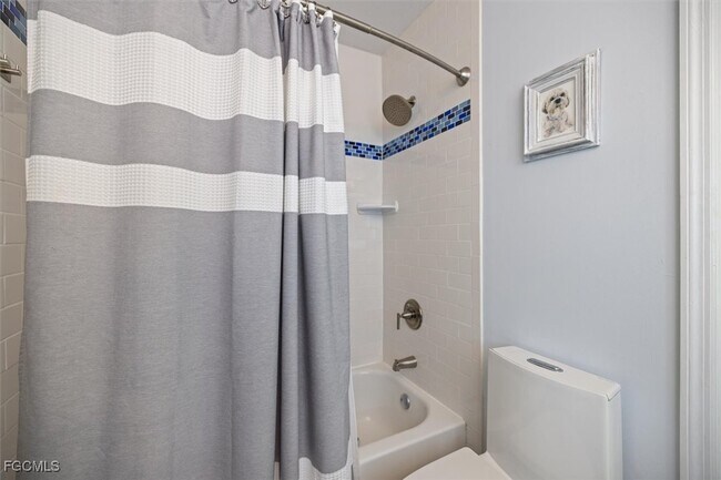 Building Photo - 4516 SW 21st Pl