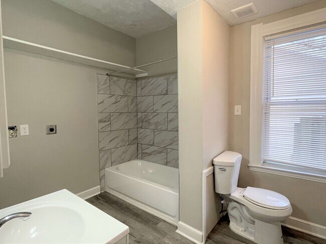 Building Photo - 1984-1984 W 54th St