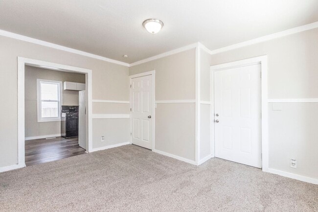 Building Photo - Newly remodeled 2 bedroom 1 bath home