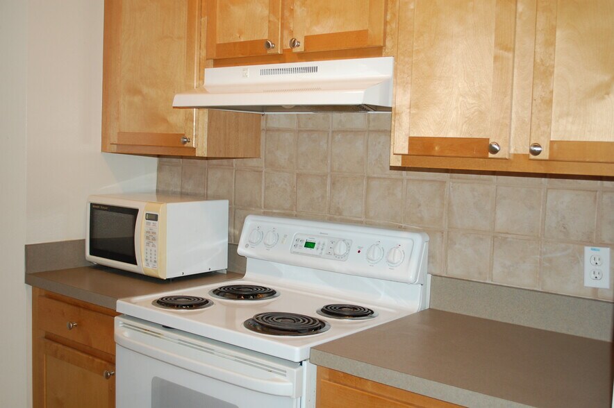 Kitchen - 4207 S Dale Mabry Hwy