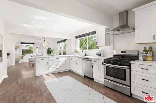 Building Photo - 6531 Arlington Ave