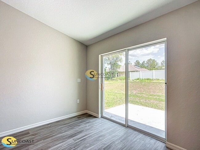 Building Photo - 5994 E Willow St