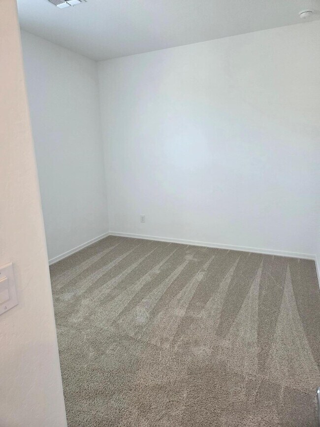 Building Photo - 22457 E Watford Dr