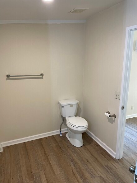 Master Bath - 243 Cobb St