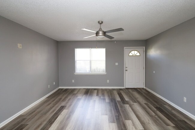 Building Photo - 2570 Marathon Dr