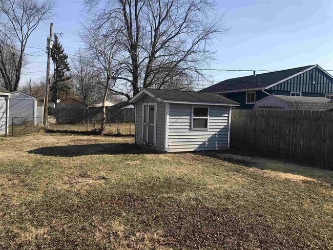Building Photo - 3 BR - 1BTH Single Family Home!