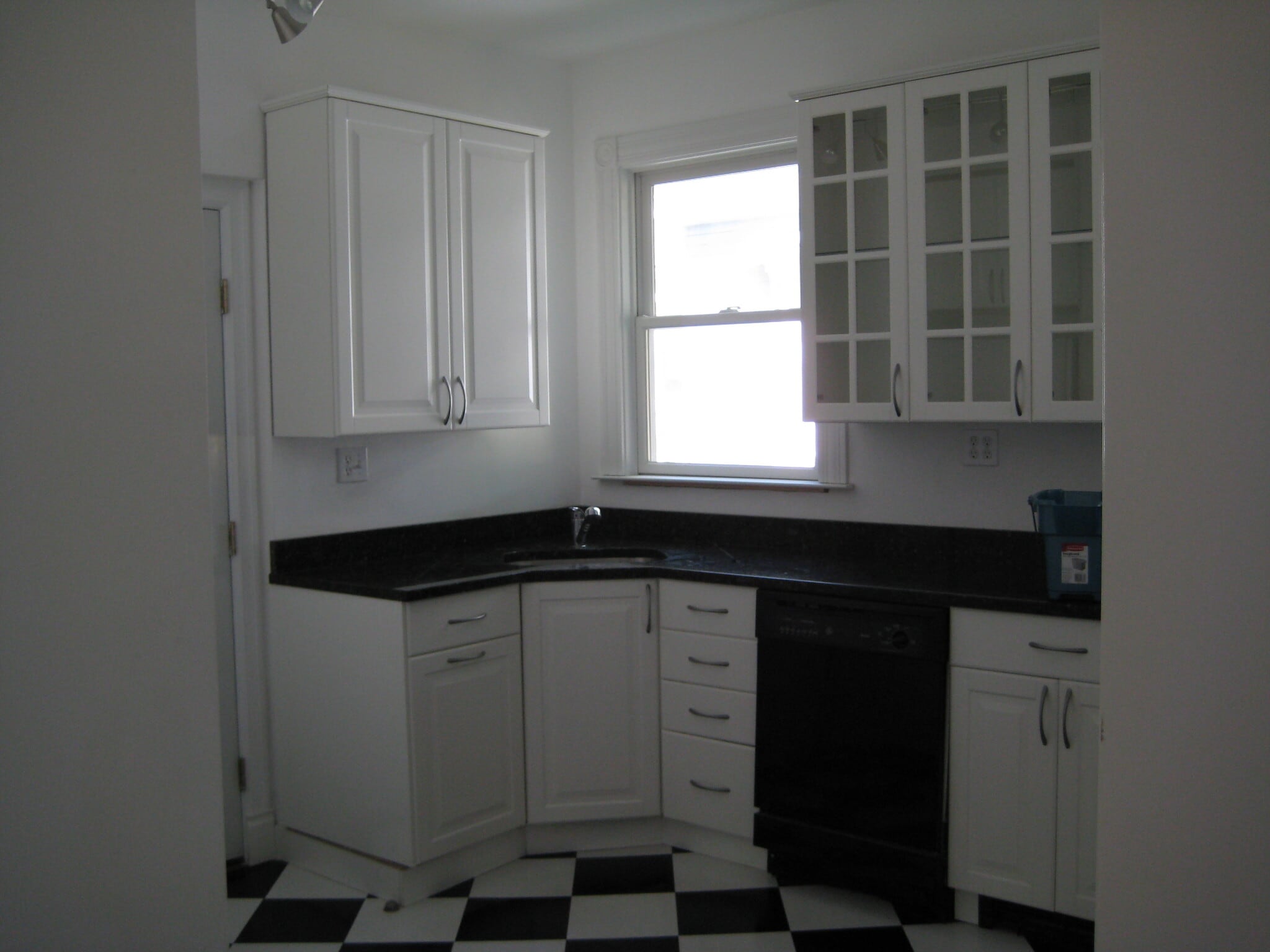 Kitchen - 71 Putnam Ave