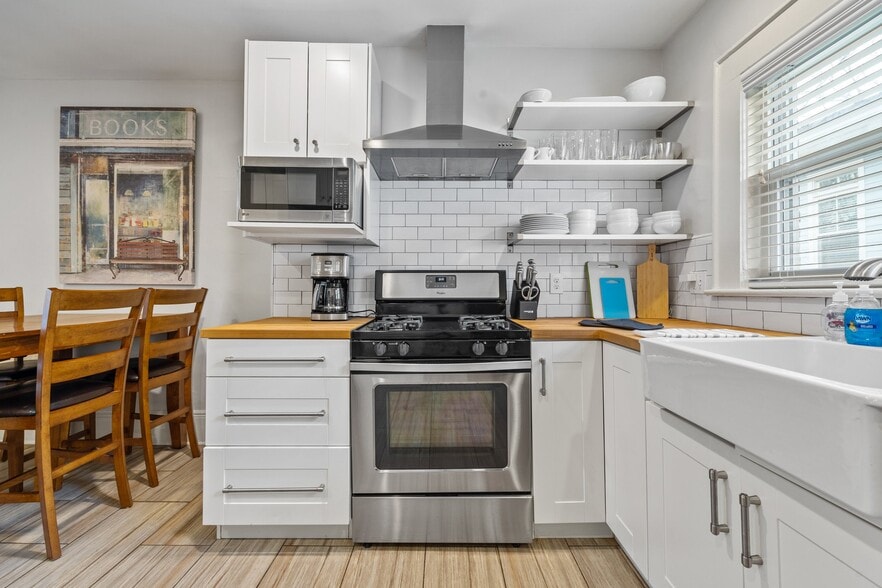 Building Photo - 1146 Wade St NE