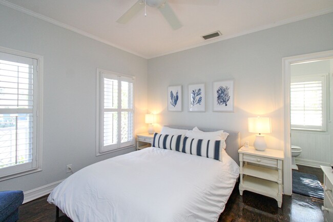 Building Photo - **STUNNING POOL HOME**4BEDS / 4.5BATHS**AQ...