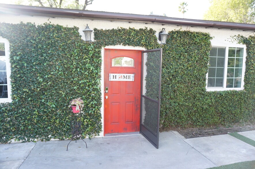 Building Photo - 14820 Devonshire St