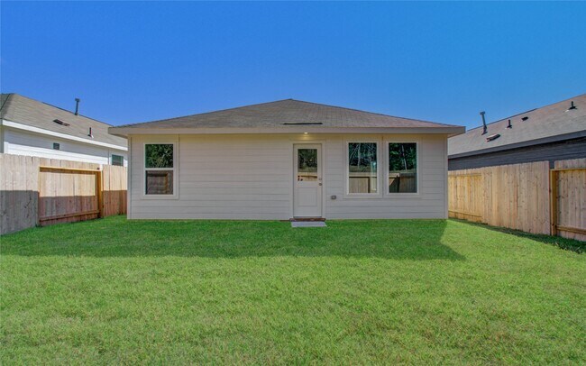 Building Photo - 14845 N Ascot Bnd Cir