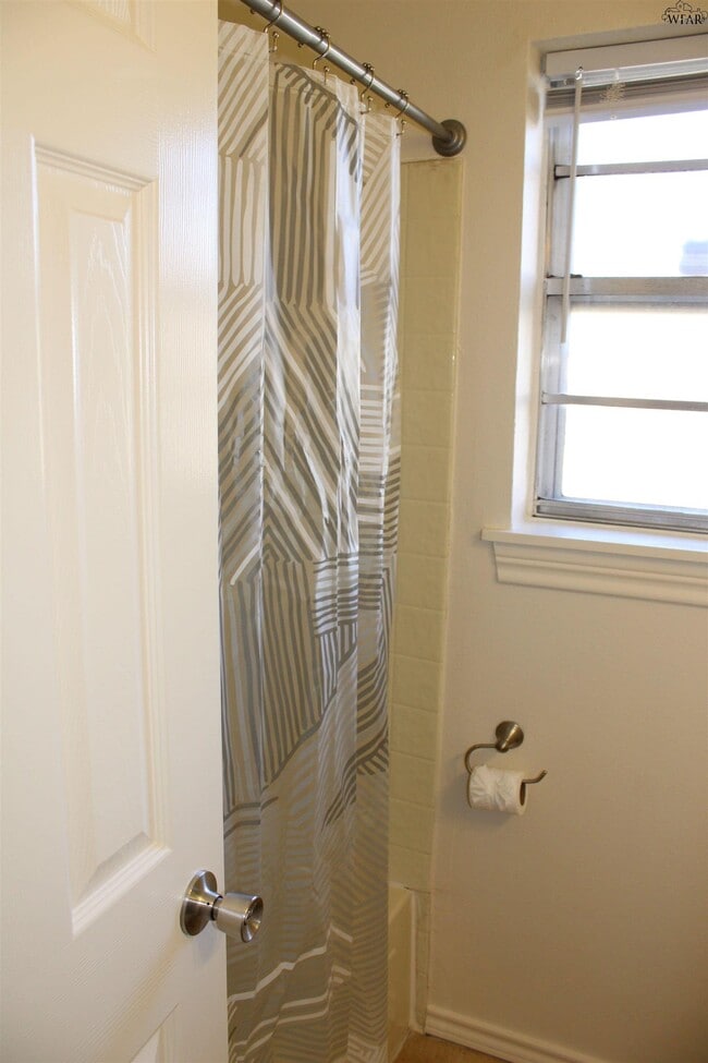 Building Photo - 1610 Christine Rd