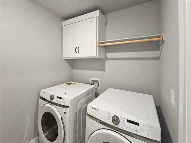 Building Photo - 2091 Bluebonnet Ln