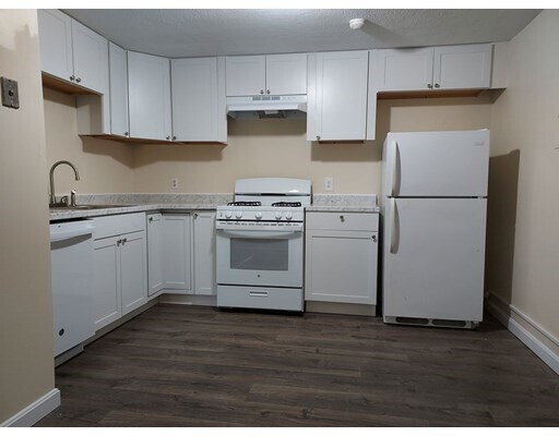 Building Photo - 20 Kenmar Dr