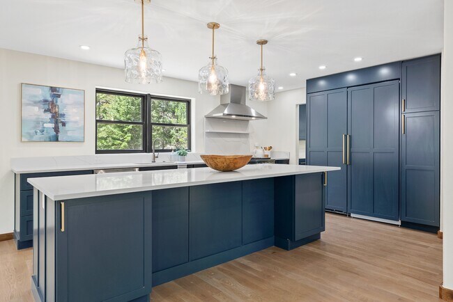 Building Photo - 205 Loop Dr