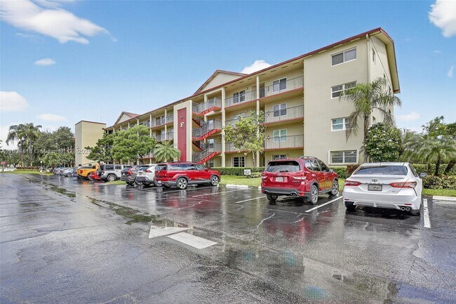 Building Photo - 701 SW 128th Ave