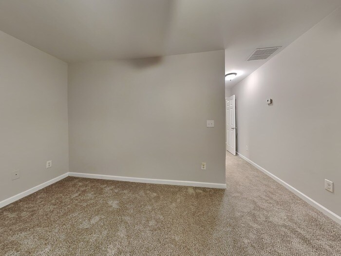 Building Photo - 2551 Freemont St