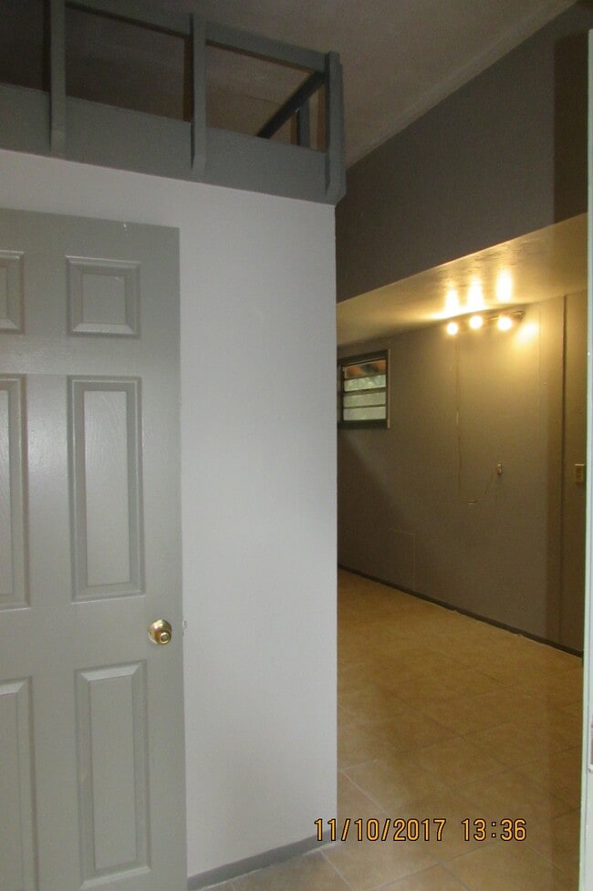Building Photo - 508 NW 36th Dr