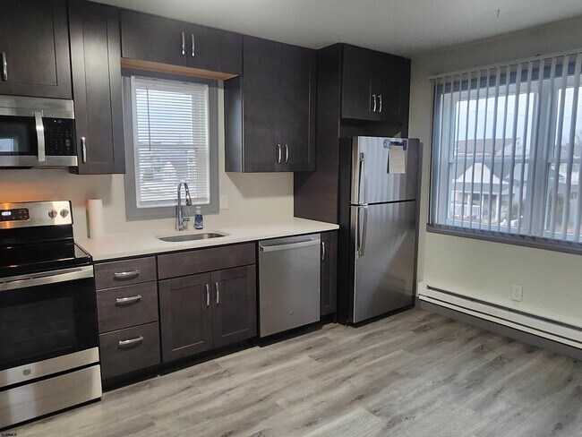 Building Photo - 278 38th St S