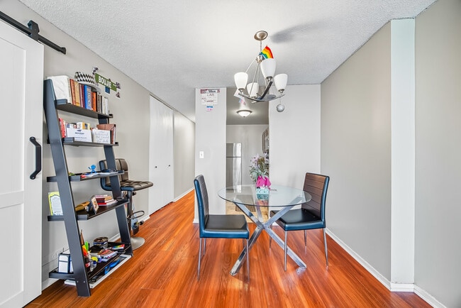 Building Photo - 6700 S South Shore Dr