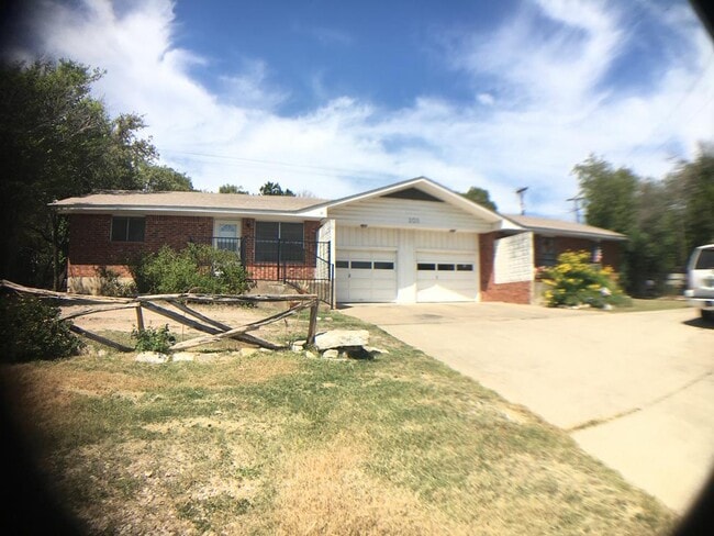 Primary Photo - 101 Ranchero Rd