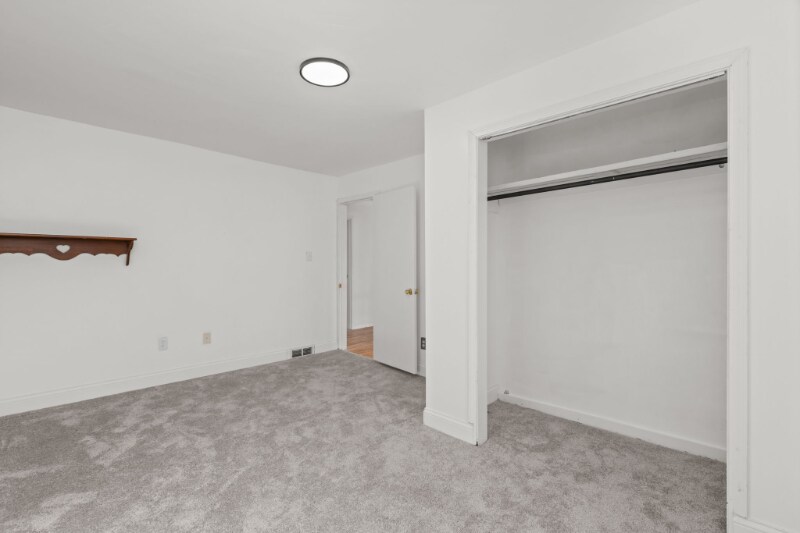 Building Photo - 151 N Clay Ave