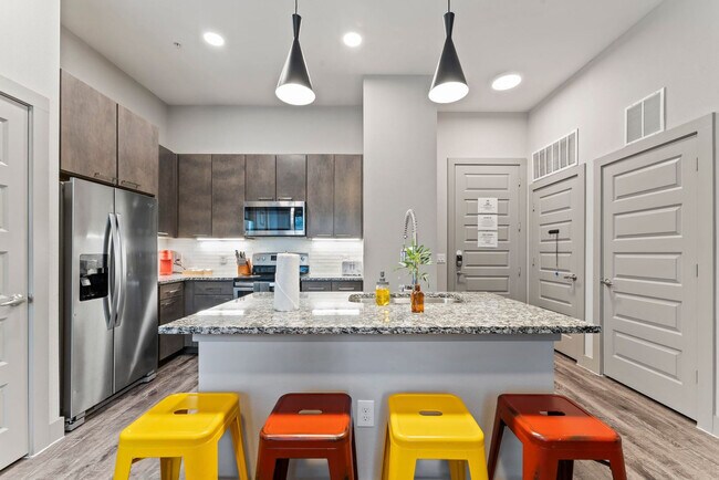 Building Photo - 6107 E Riverside Dr