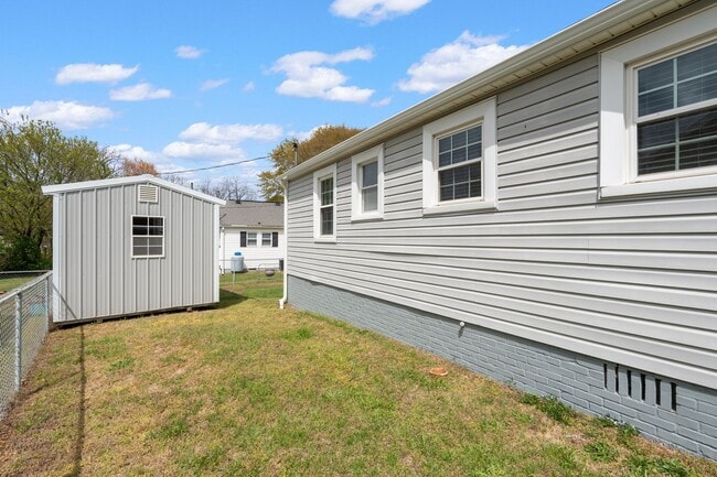 Building Photo - Inman Charm: Walk to Downtown! Cozy 2-Bed ...