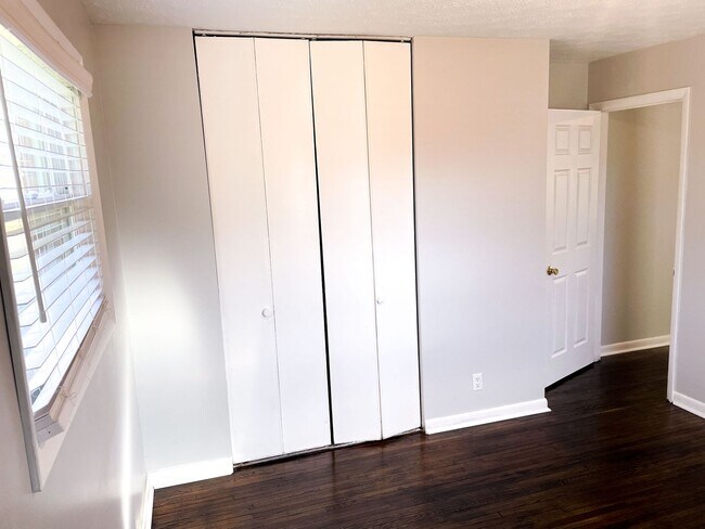 Building Photo - 3861 Darlene Dr