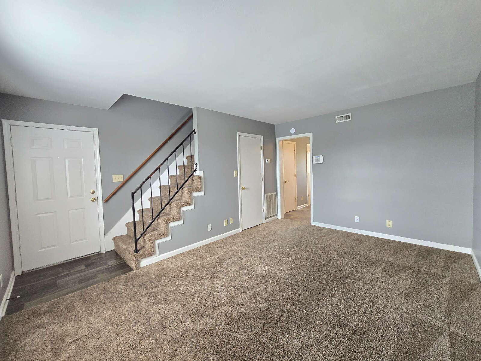 Building Photo - 355-3 PEABODY DR, CLARKSVILLE, TN 37042