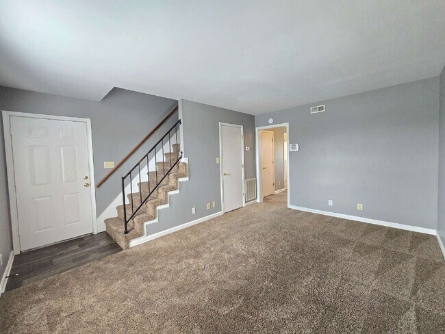 Building Photo - 351 Peabody Dr