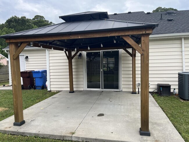 Building Photo - 3409 Woodbaugh Dr