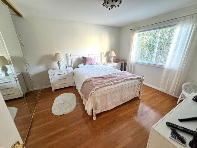 Building Photo - Quiet cul-de-sac Ondulando home with attached ADU included!!