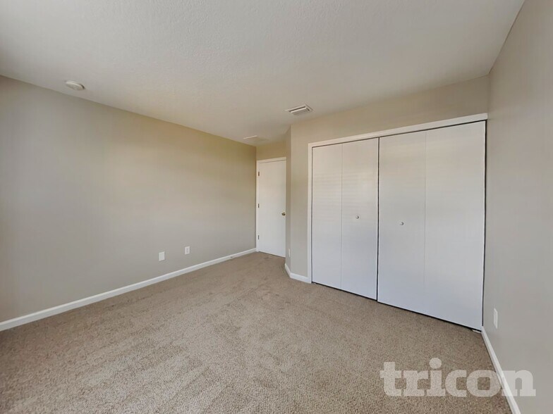 Building Photo - 127 Straw Pond Way