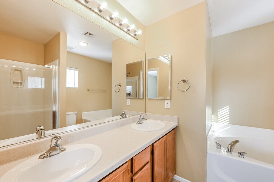 Building Photo - 8264 Wuthering Heights Ave