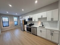 Building Photo - 541 Clinton Ave
