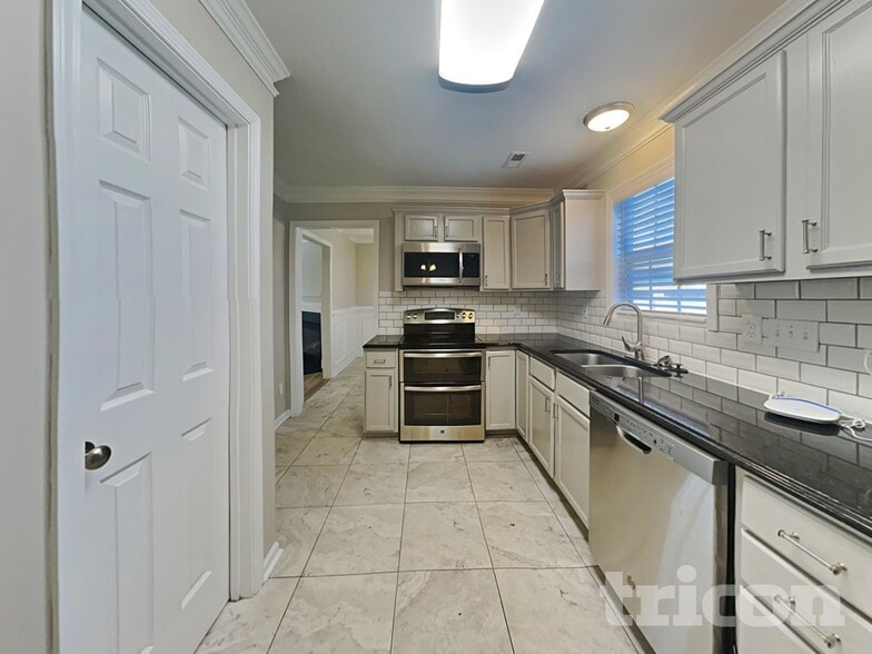 Building Photo - 1166 Waterlyn Dr