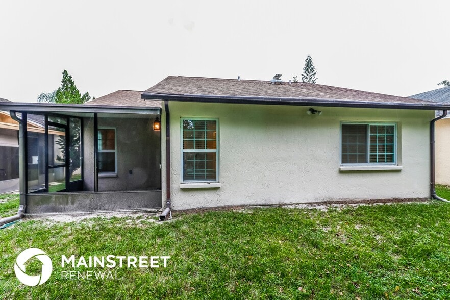 Building Photo - 10927 Livingston Dr