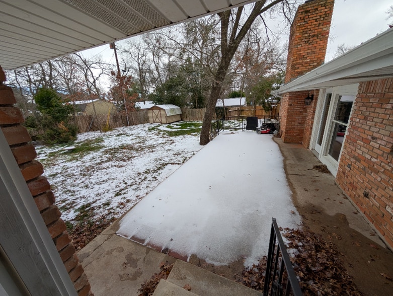 Building Photo - 3001 El Camino Dr