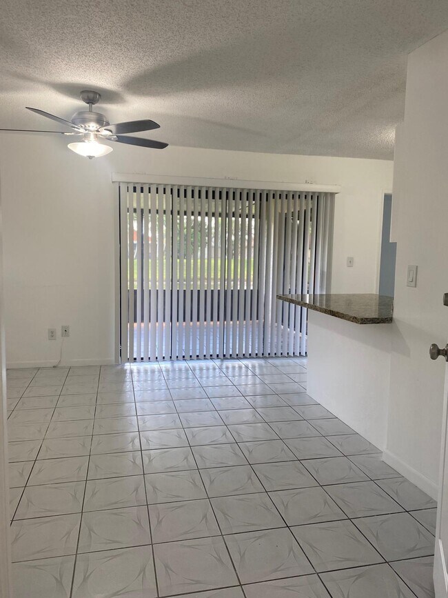 Building Photo - 1380 Longarzo Pl