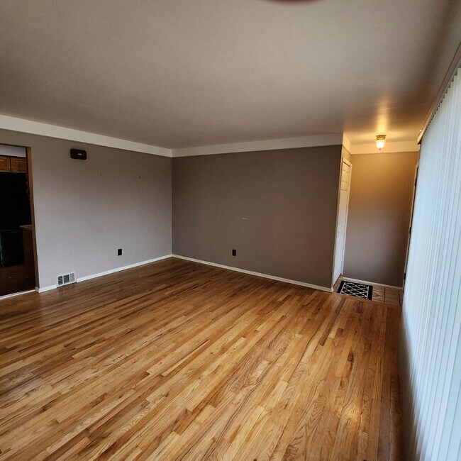 Living Room - 32442 Joy Rd