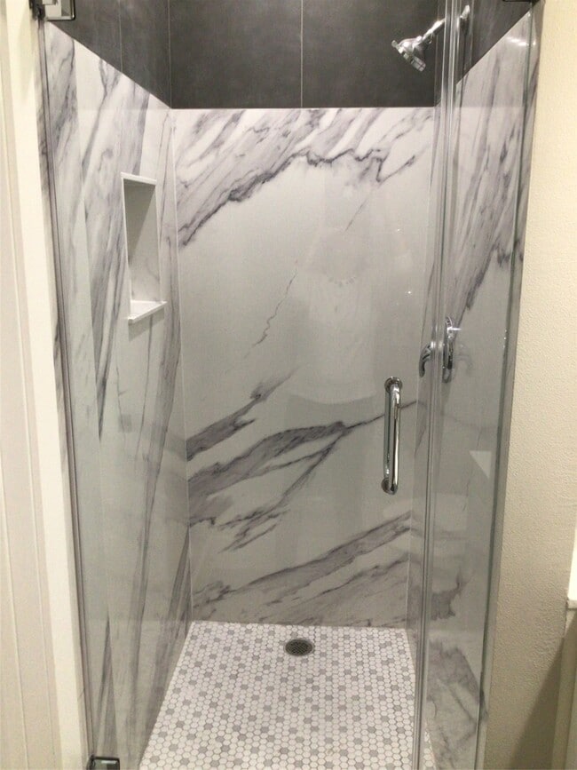 Building Photo - 2109 Marnel Rd