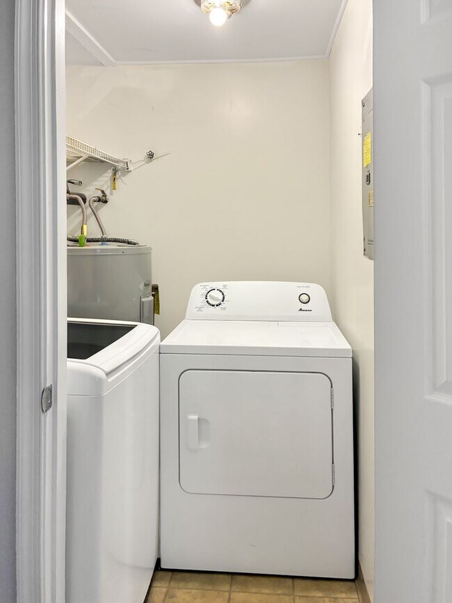 Building Photo - Holiday Special! 2 Bedroom Condo in Glen Allen - $300 off your first month! – No Application Fee ...