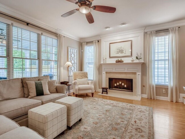 Building Photo - 1234 Indian Hills Pkwy NE