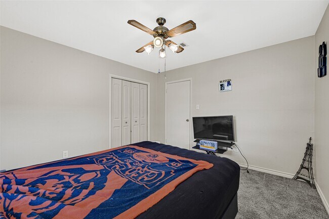 Building Photo - 1109 Frances Dr