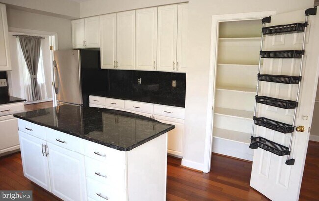 Building Photo - 17105 Thatcher Ct